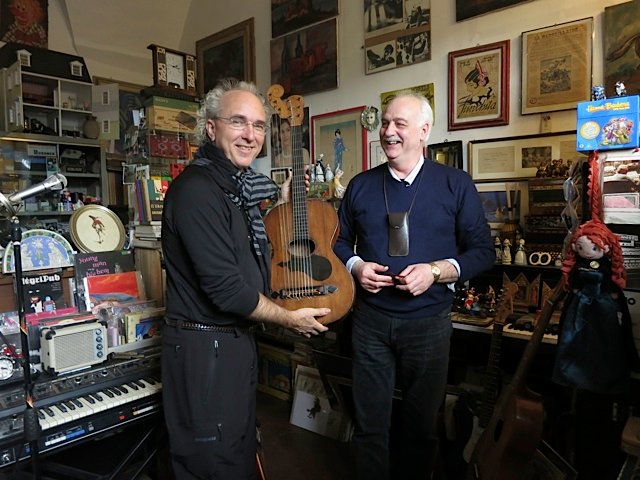20.Florence Harp Guitar